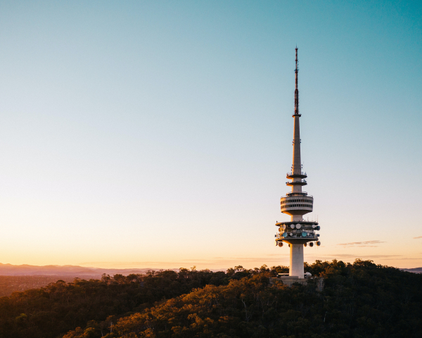 Telstra communicatietoren op de top van de Zwarte Berg in Canberra Australië